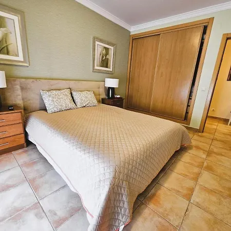 Rodrigues Apartment *